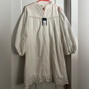 Beautiful white universal thread dress.